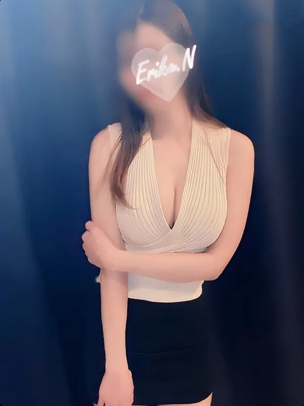 西内えりか