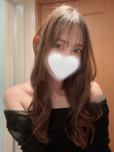 つきな