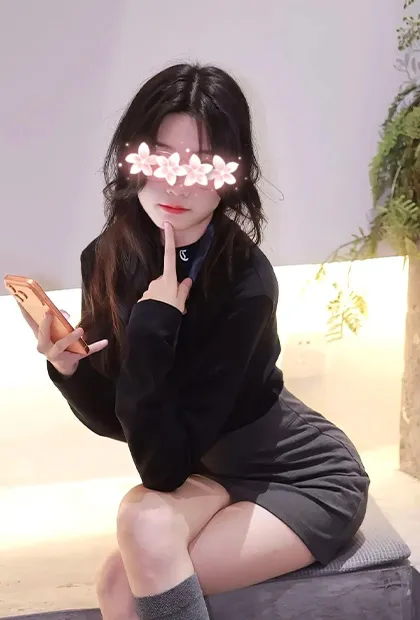 ゆりな