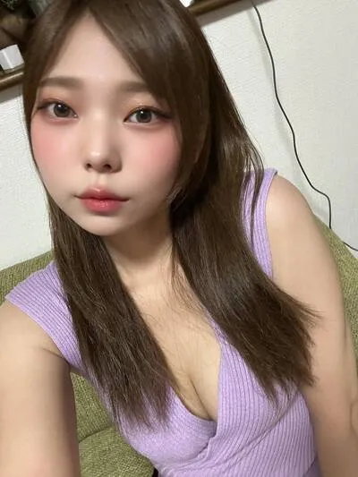 花萌ゆいな
