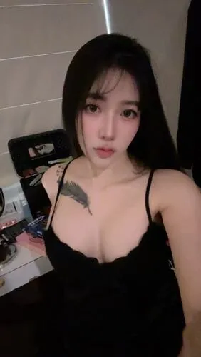 由美
