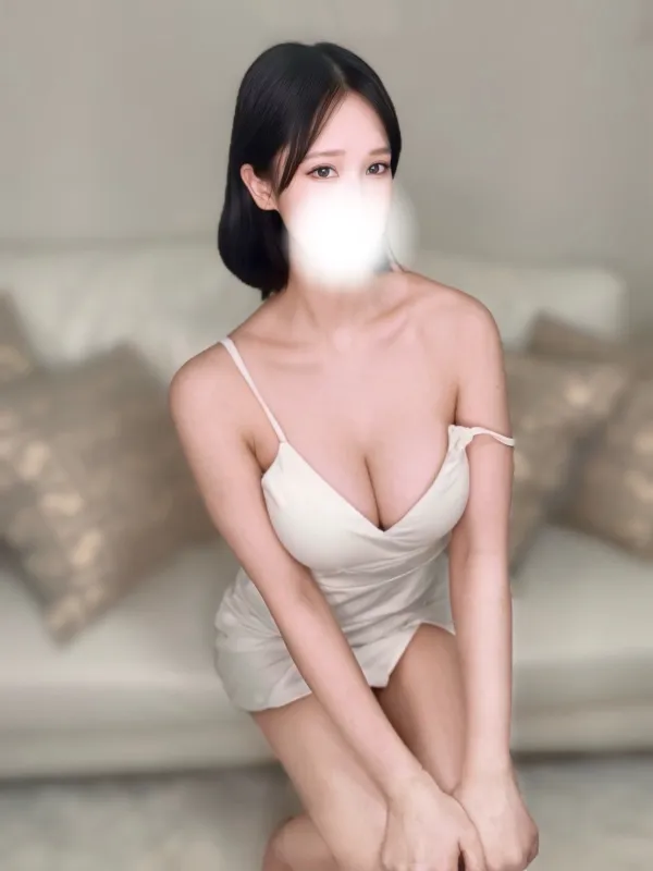 茜みな