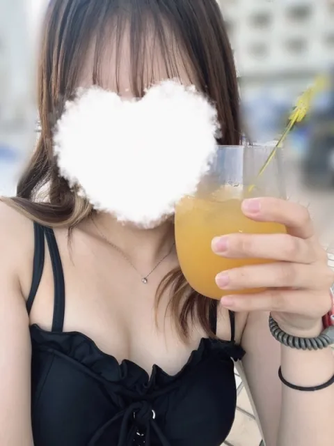 なっ
