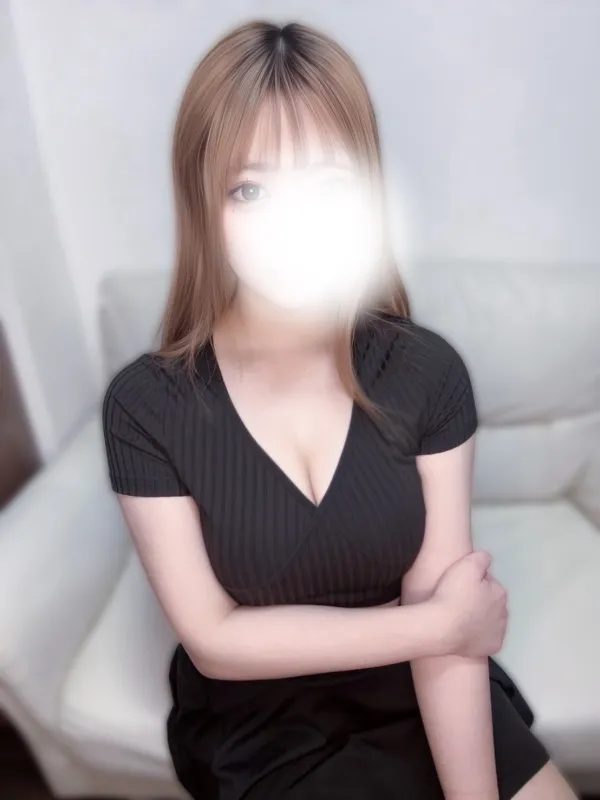 小泉なぎ