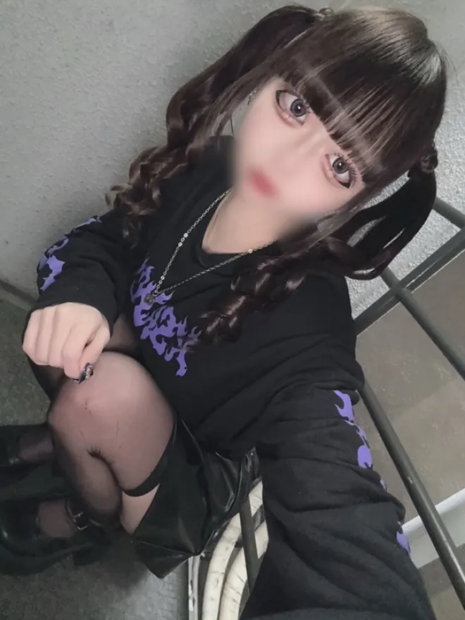 愛咲　ろあ