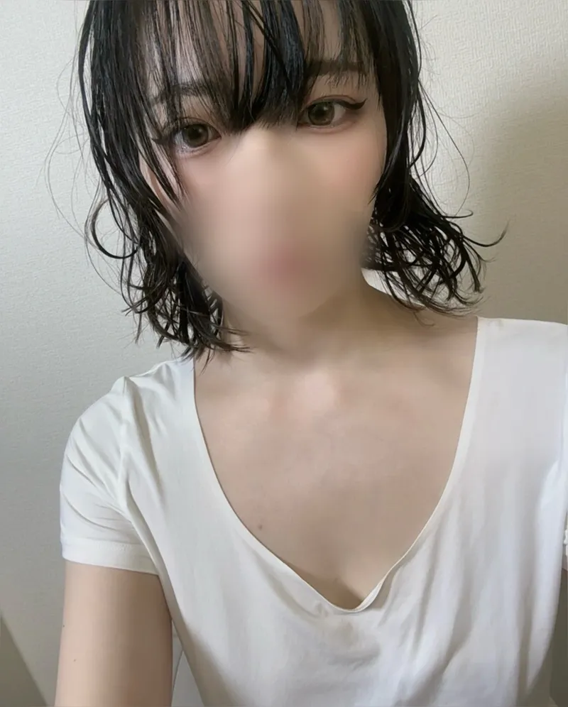 白シャツと彼女しろかの