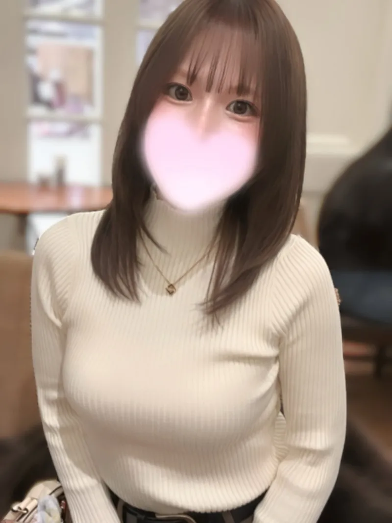 英えれな