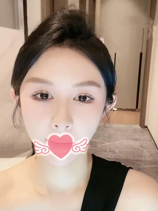 エミリ