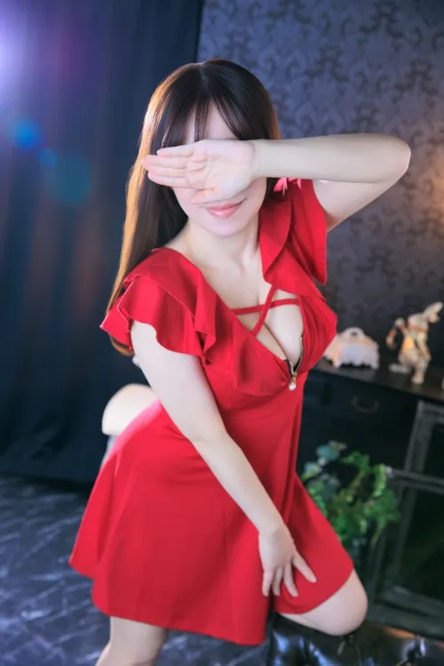 及川えな
