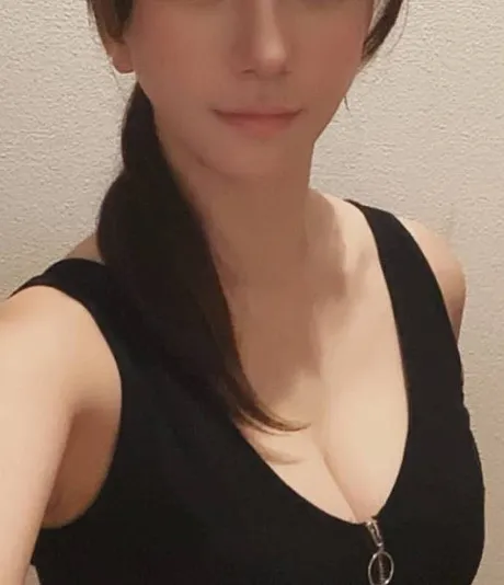 深田つばき