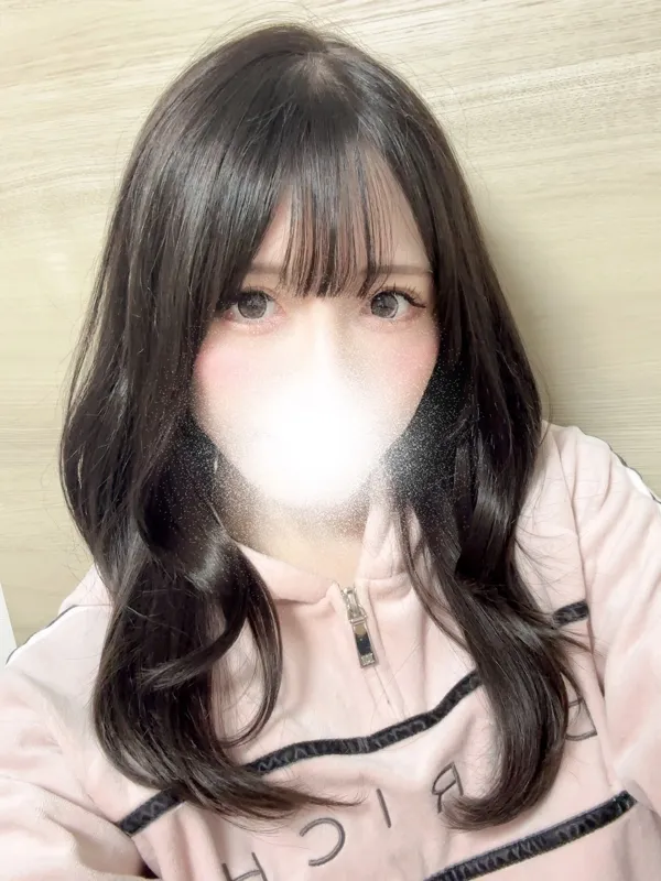 つきな